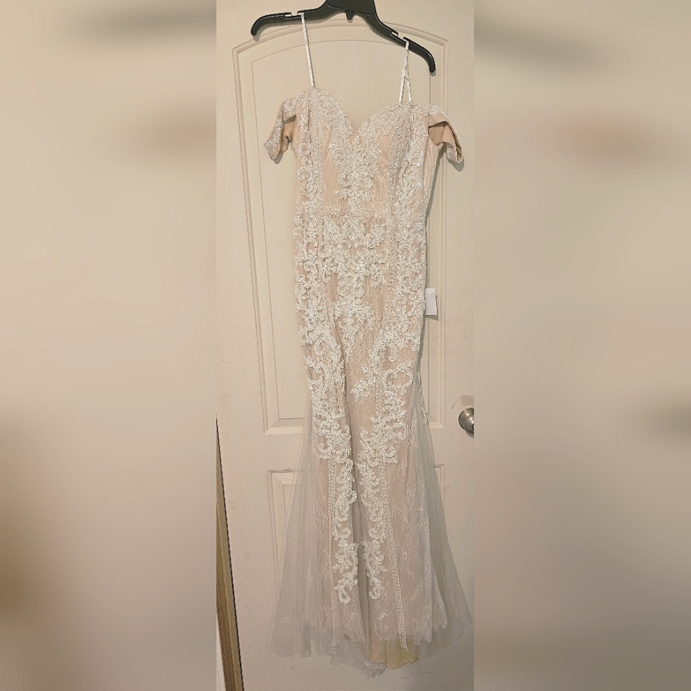 Lulus Promised Love gown size 10